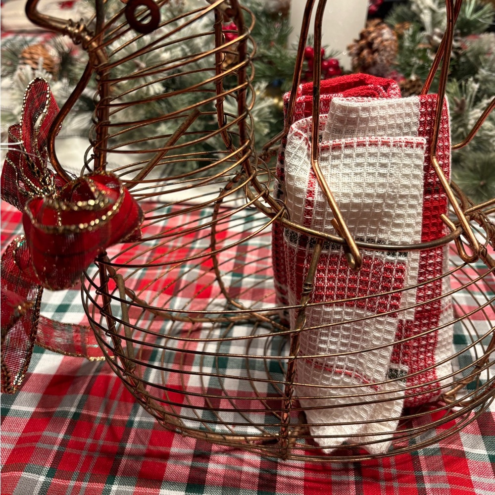 Festive chicken  Basket with Red and White dish  Towels